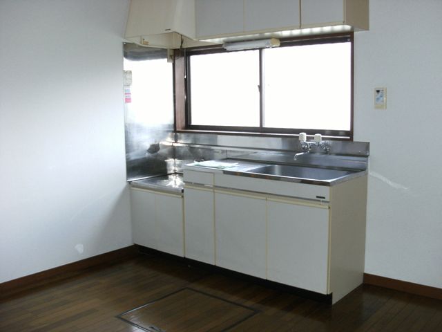 Kitchen. ※ With window