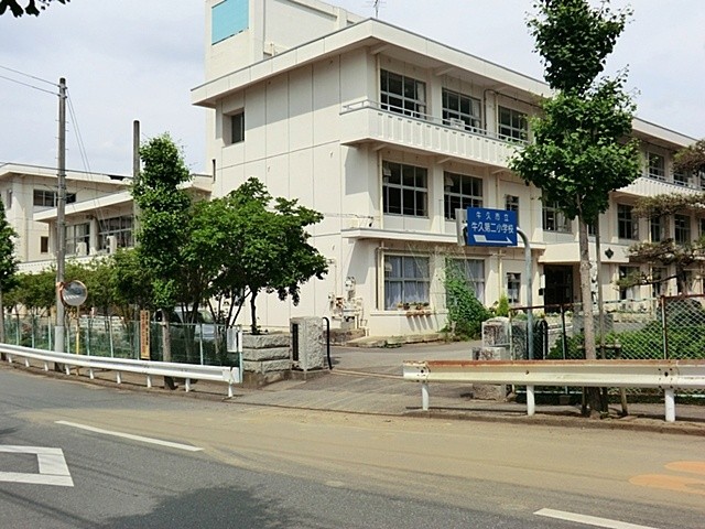 Primary school. 2007m to Ushiku stand Ushiku second elementary school (elementary school)