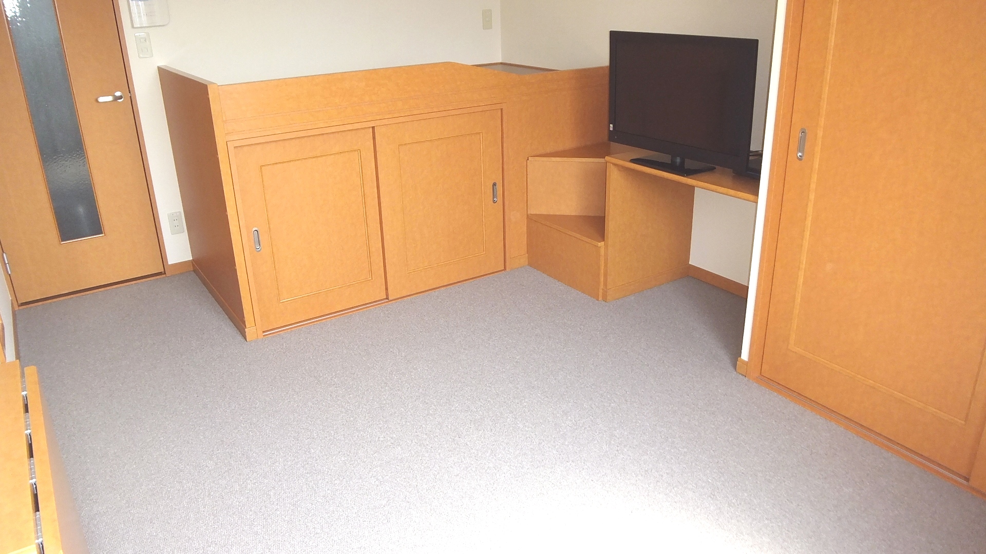 Receipt. Under the bed is plenty of storage