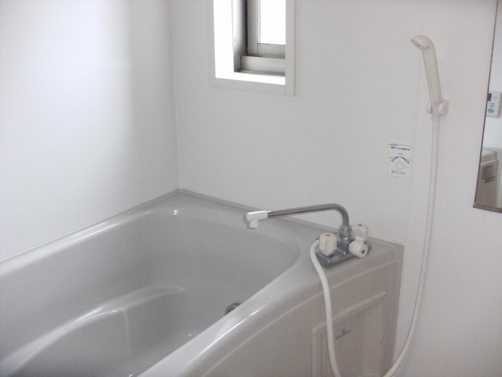 Bath. ※ With small window