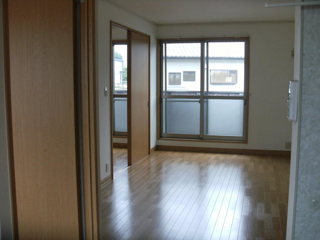 Living and room. ※ Indoor flooring