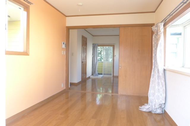 Living and room. Spacious room