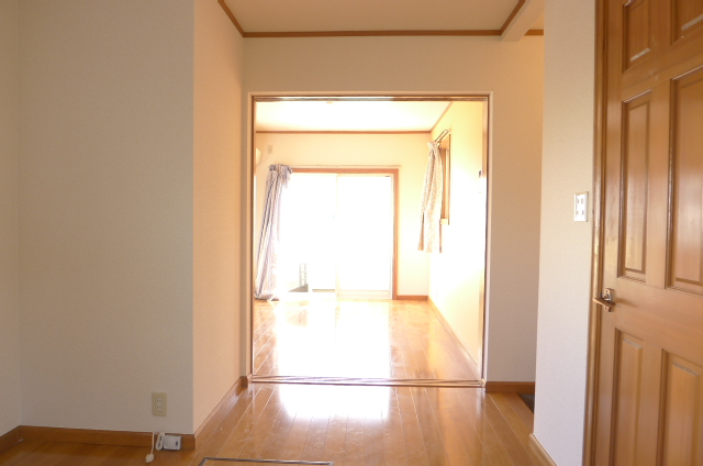 Living and room. It will be on the corner room.