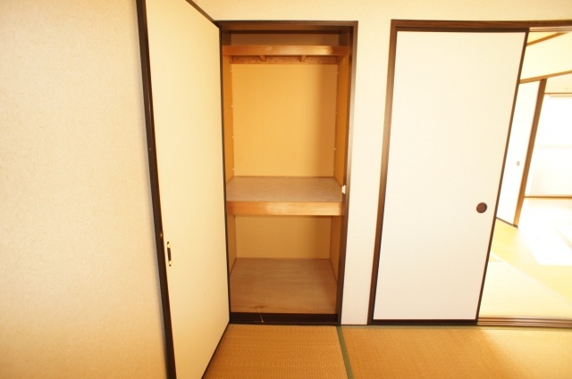 Receipt. Accommodating