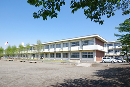 Primary school. 767m until Nishi Elementary School Yuki City Yuki (elementary school)