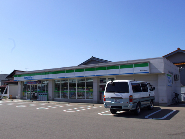 Convenience store. FamilyMart Nonoichi economical store up (convenience store) 873m
