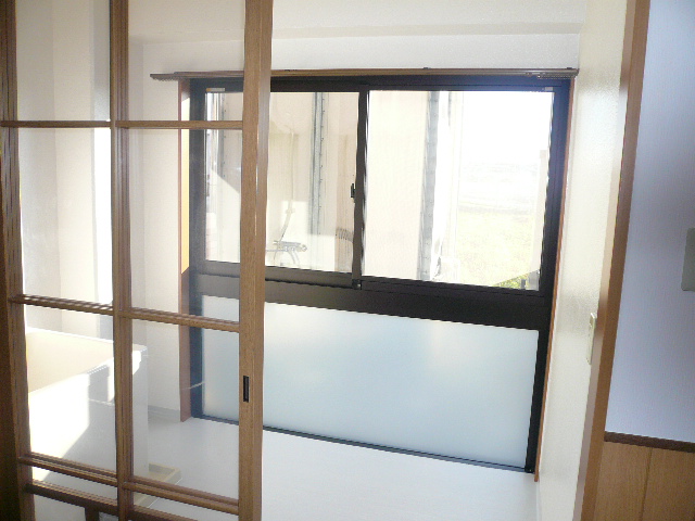 Other room space. Sunroom