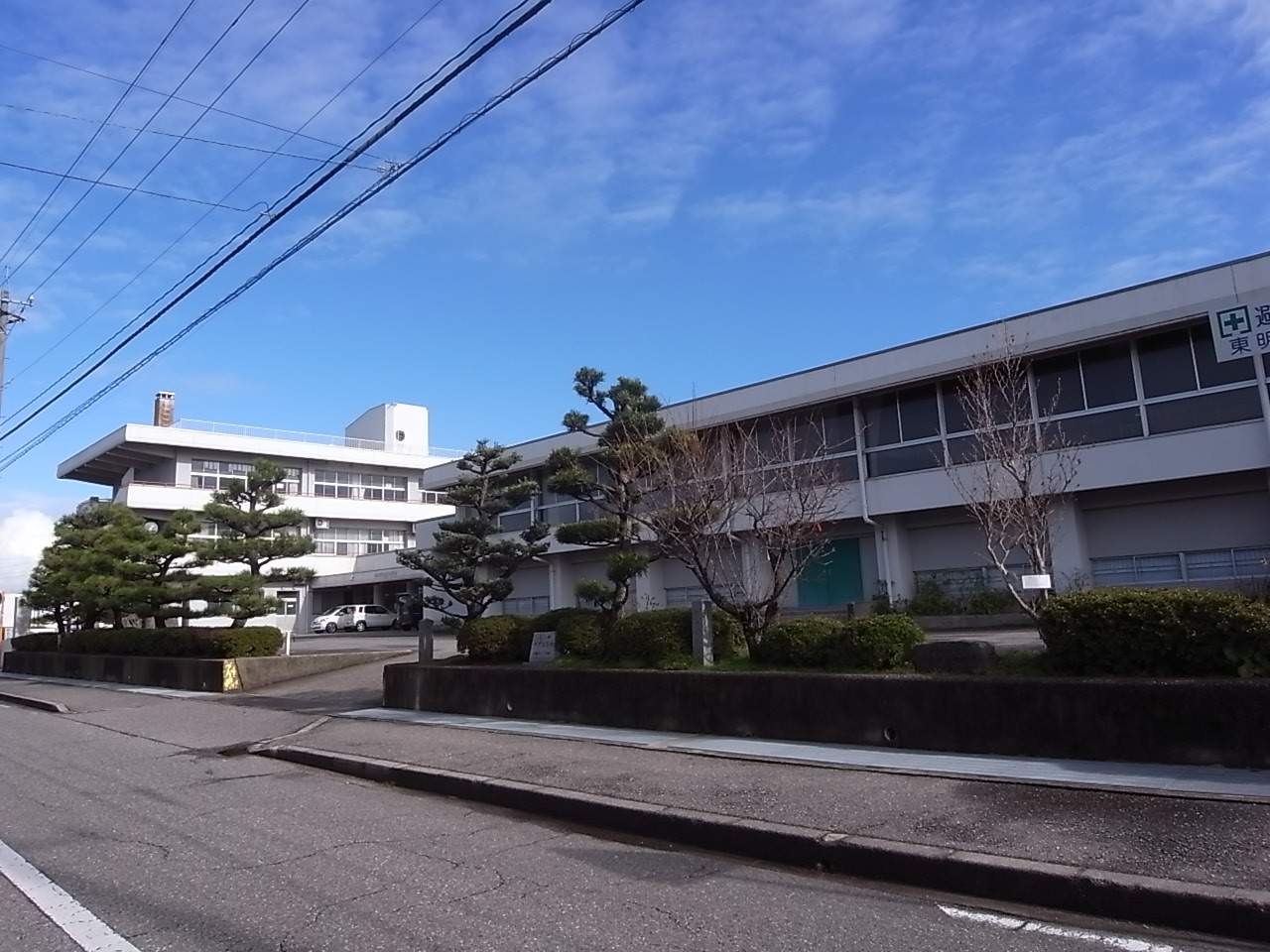 Primary school. Dongming to elementary school (elementary school) 180m