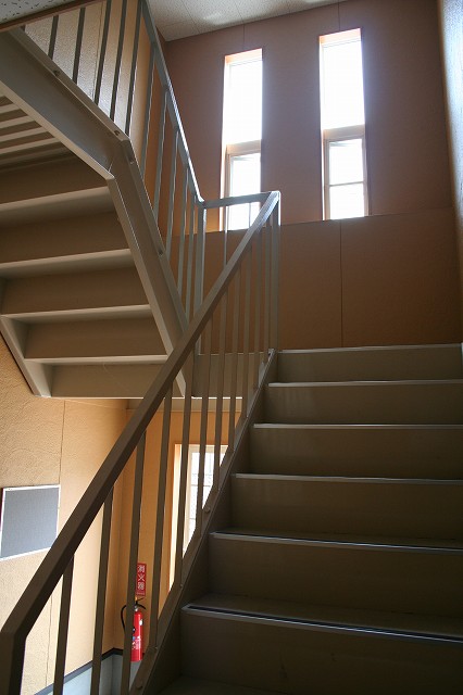 Entrance. Bright and spacious entrance