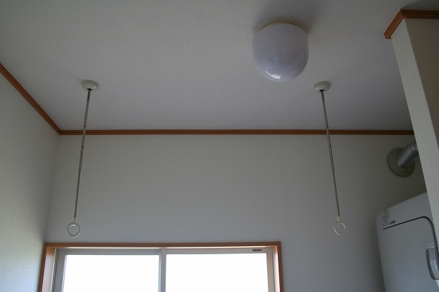 Other Equipment. Wash undressing room has also serves as a solarium.