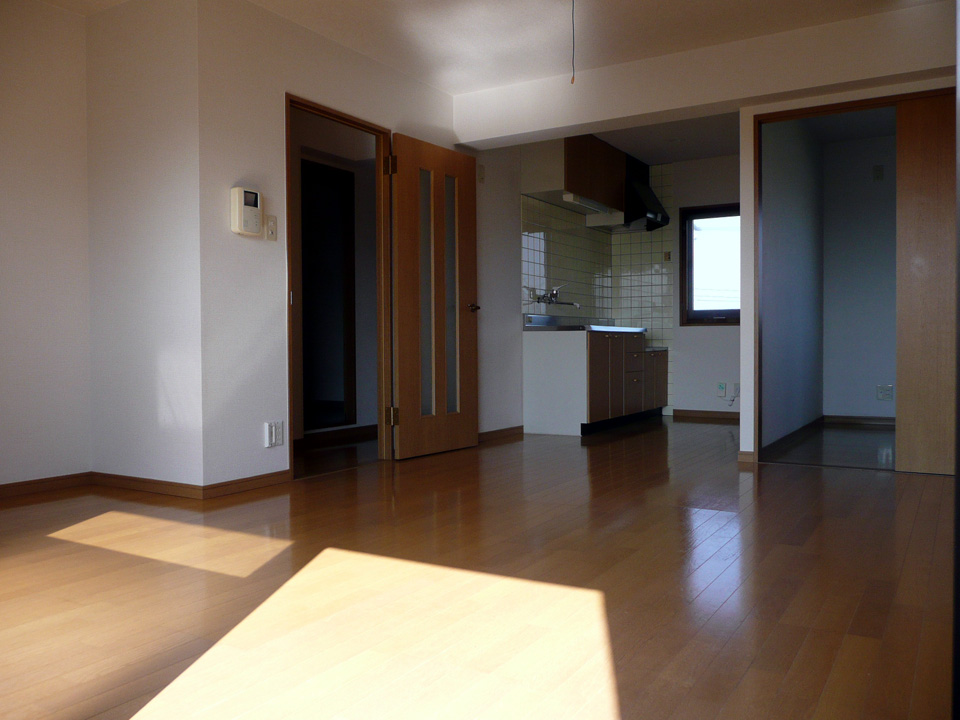 Living and room. Loose 11 Pledge of living space