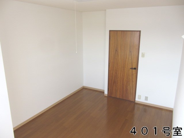 Other room space. Reference photograph