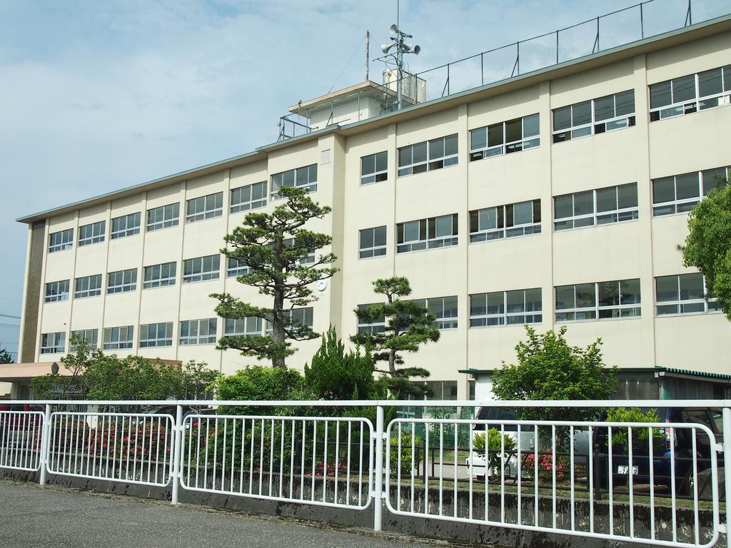 Primary school. 1007m to Kanazawa Municipal amount elementary school (elementary school)