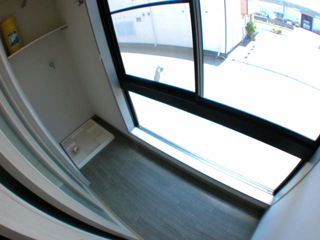 Other room space. Sunroom