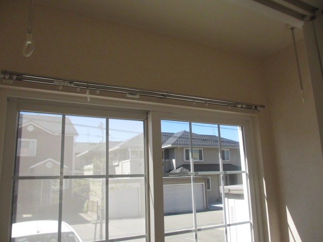 Other room space. Sunroom