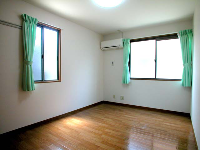 Living and room. Reference photograph