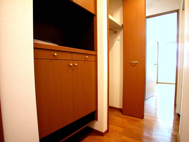 Other room space. Corridor