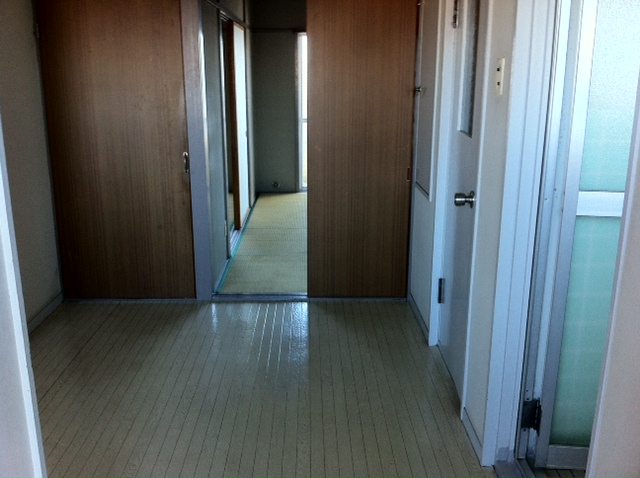 Kitchen. View seen from the front door