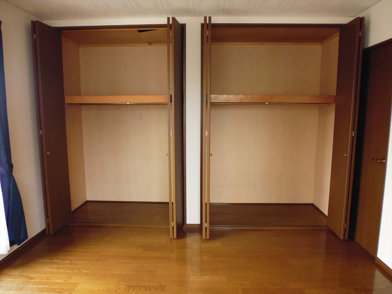 Receipt. It was ~ Pre-closet! It is safe even if many luggage.