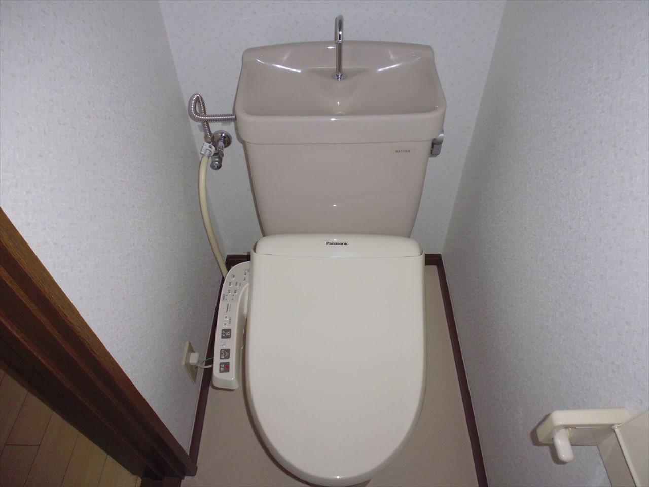 Toilet. Washlet comes! !