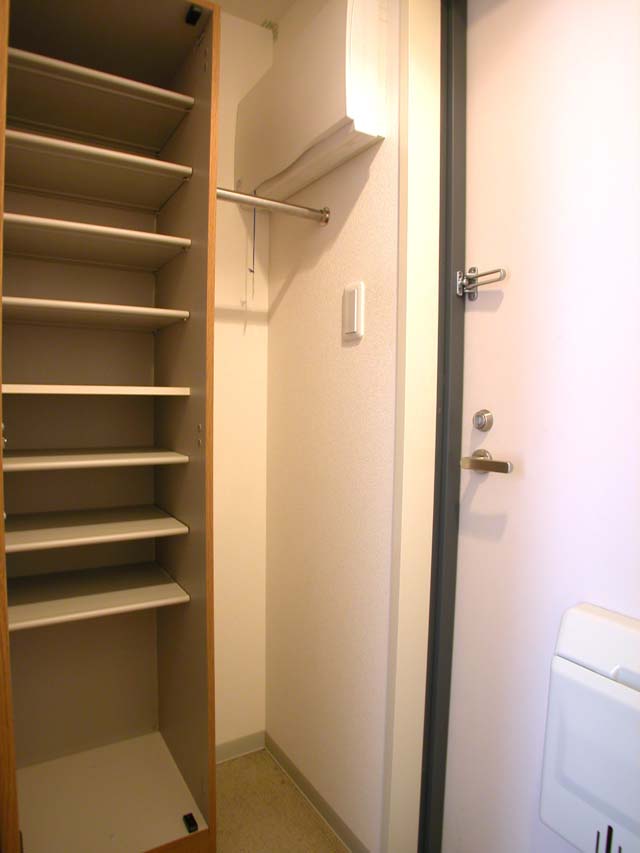 Entrance. Shoebox is plenty contains shoes!