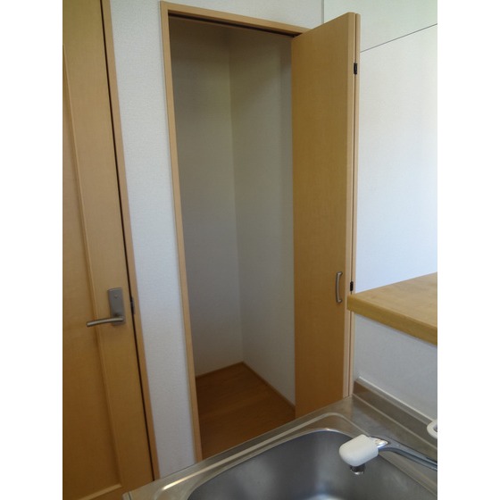 Receipt. Kitchen next to storage