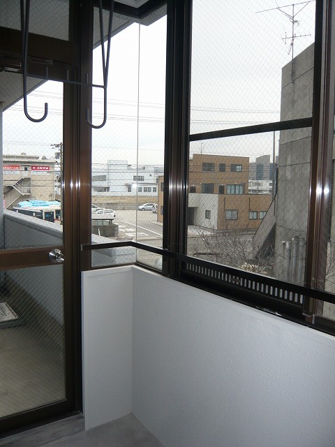 Other room space. Sunroom