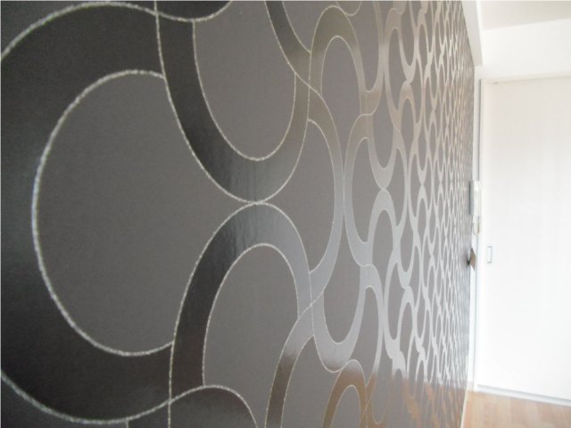 Living and room. Accent Cross