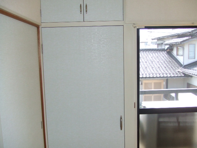 Receipt. Western-style compartment