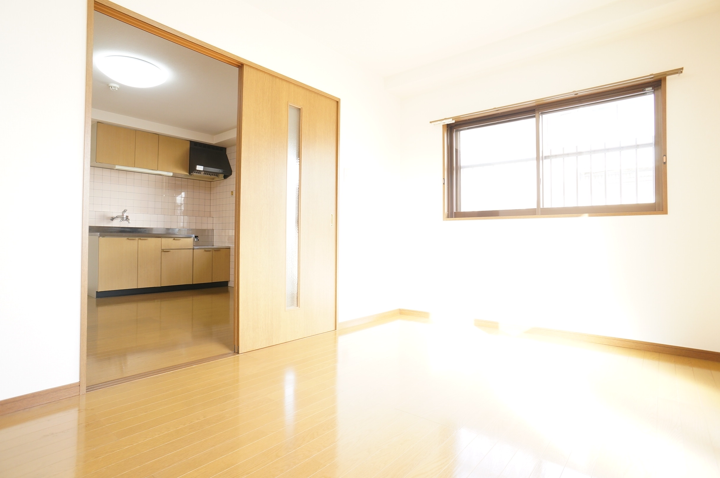 Living and room. Western-style room + dining kitchen