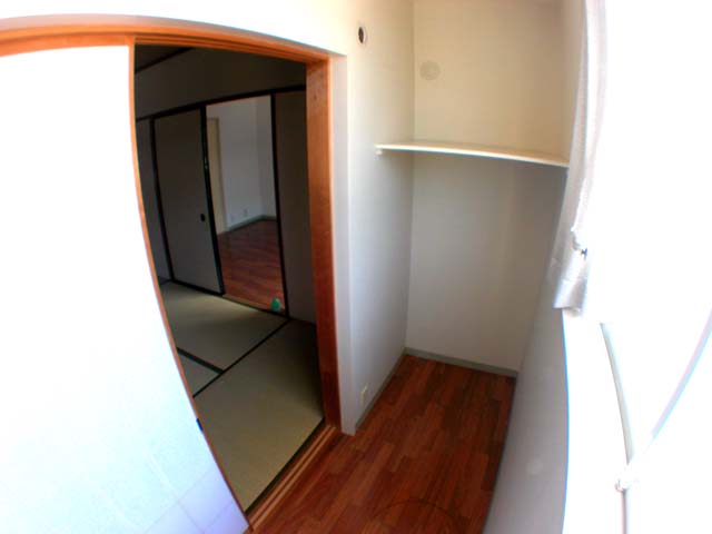 Other room space. Sunroom