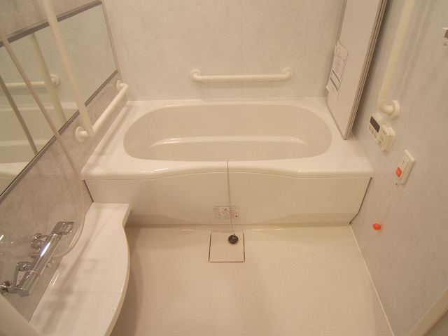 Bath. Spacious 1 pyeong type of unit bus. Add-fired with function.