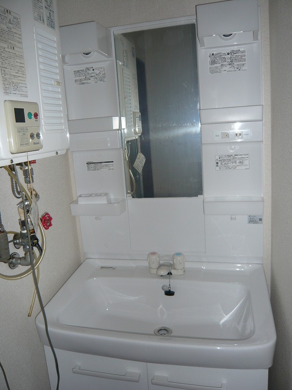 Washroom. Bathroom vanity.