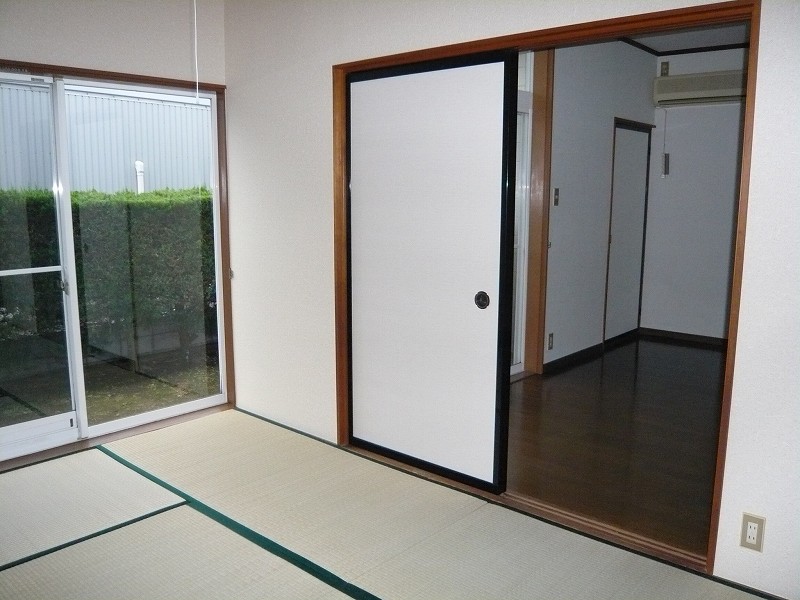 Other room space. South 2 room