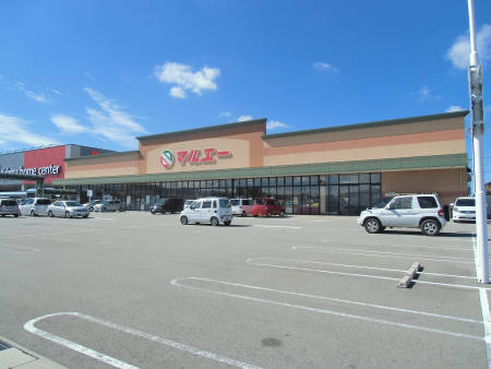 Supermarket. Marue Futsukaichi store up to (super) 138m