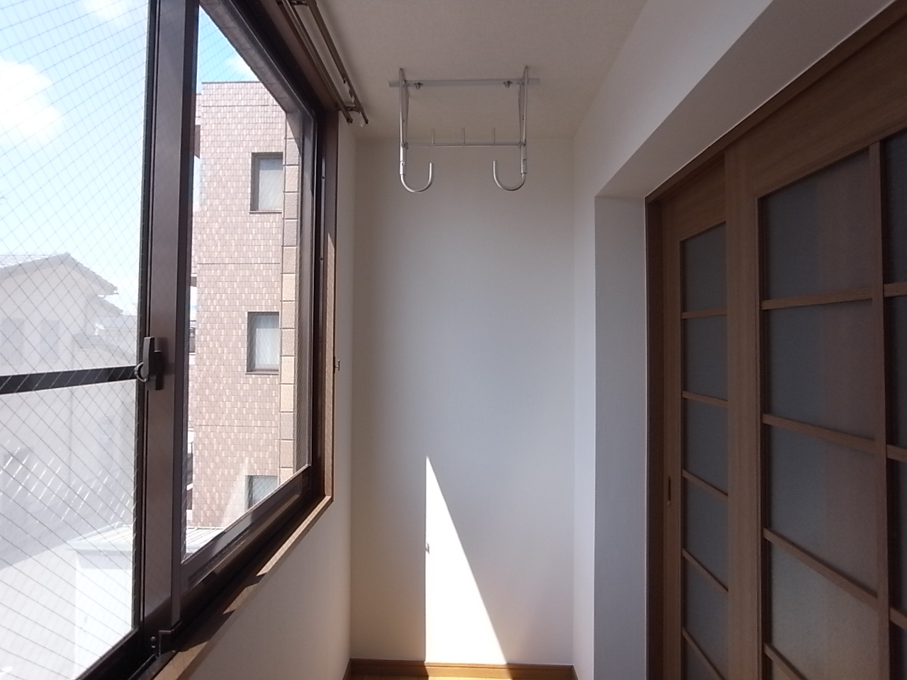 Other room space. Sunroom