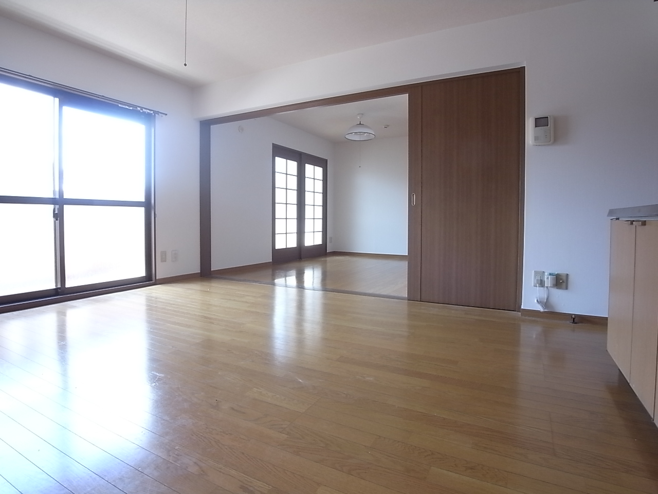 Living and room. LDK + Western-style