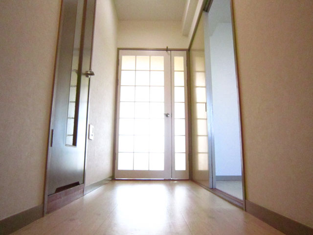 Other room space. Corridor