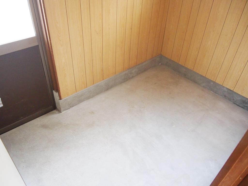 Other room space. Dirt floor