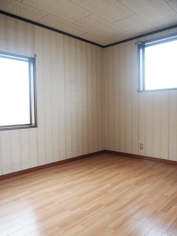 Other room space. 2 Kaiyoshitsu