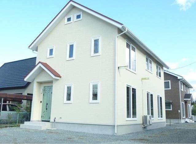 Local appearance photo. Clean look of white keynote