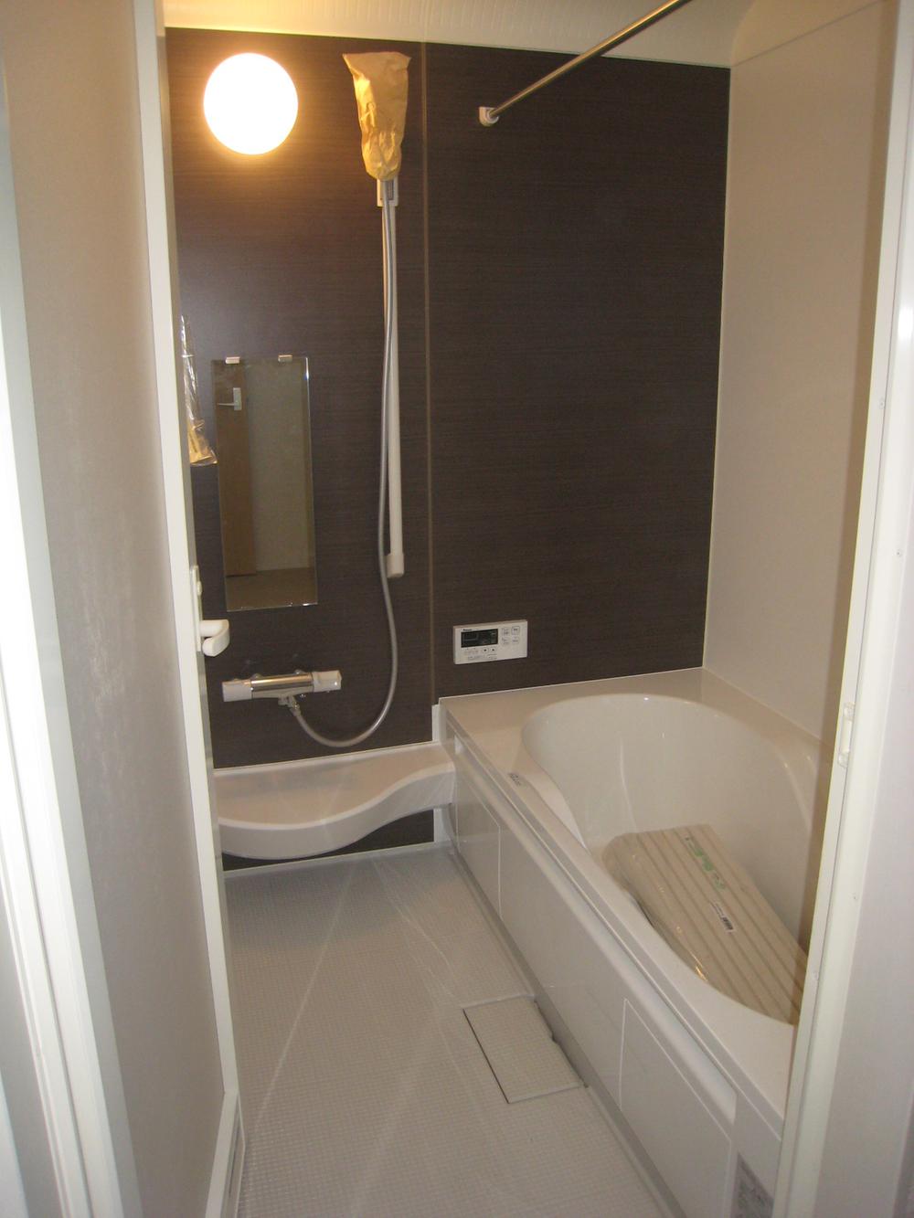 Bathroom. Local (12 May 2013) Shooting