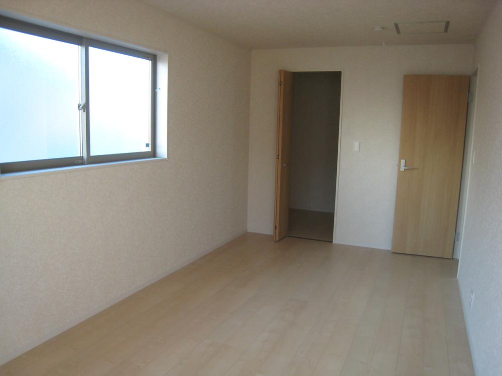 Non-living room. Local (12 May 2013) Shooting