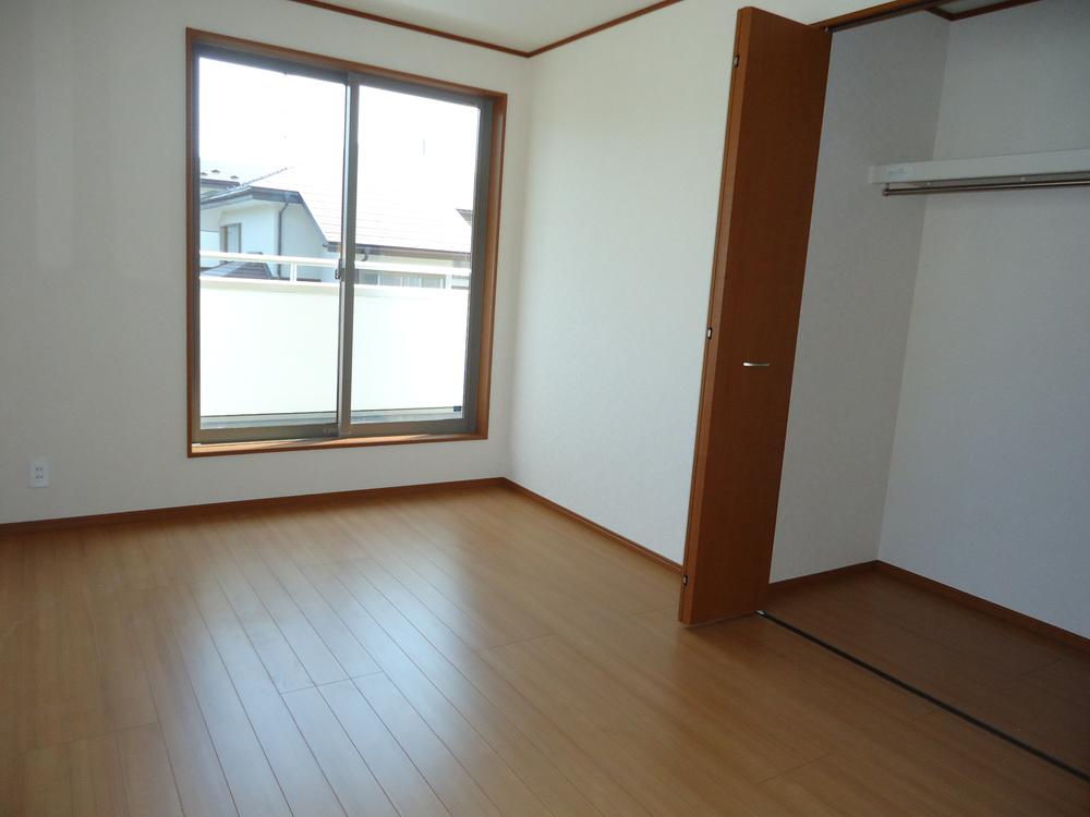 Non-living room. 8 Pledge of Western-style There is also a large storage