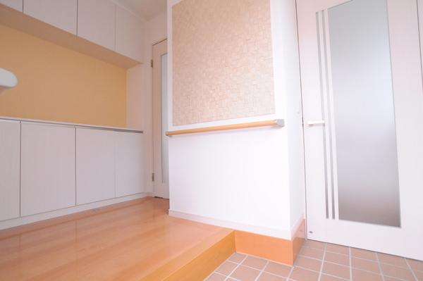 Entrance. Beautiful entrance of white keynote