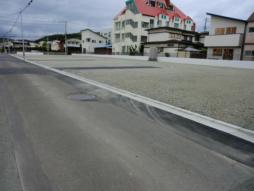 Local photos, including front road. Local 2012.5.12 shooting From the south