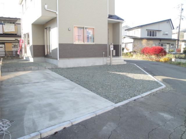 Parking lot. Parking two Allowed