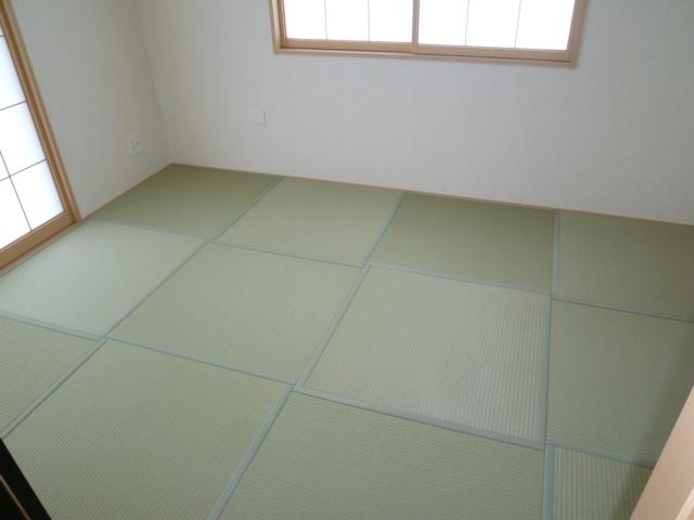 Same specifications photos (living)