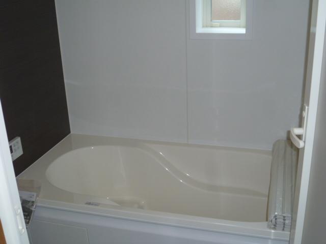 Same specifications photo (bathroom)
