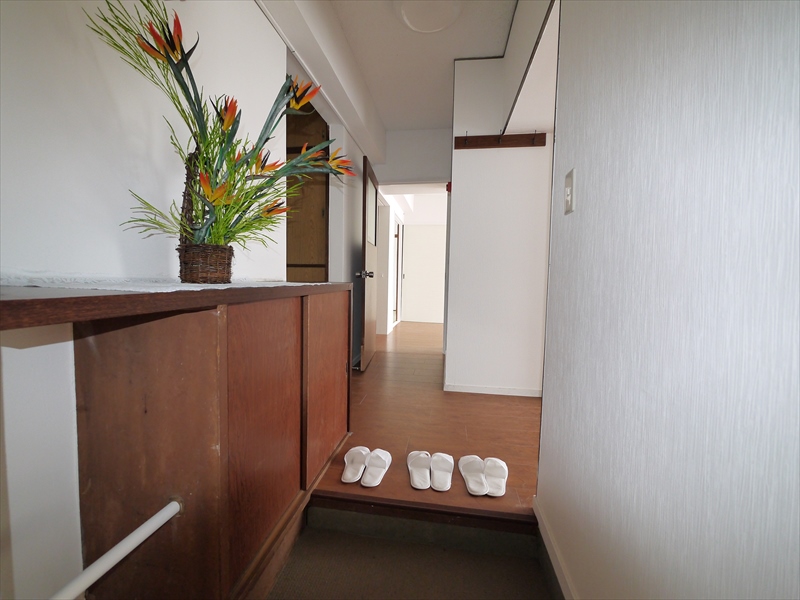 Entrance. The same type: It is a photograph after Rifuomu.